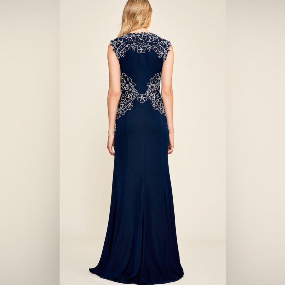 Tadashi Shoji “Barbara” Lace-pattern Size 14. Navy w/white #10209 - Picture 3 of 9